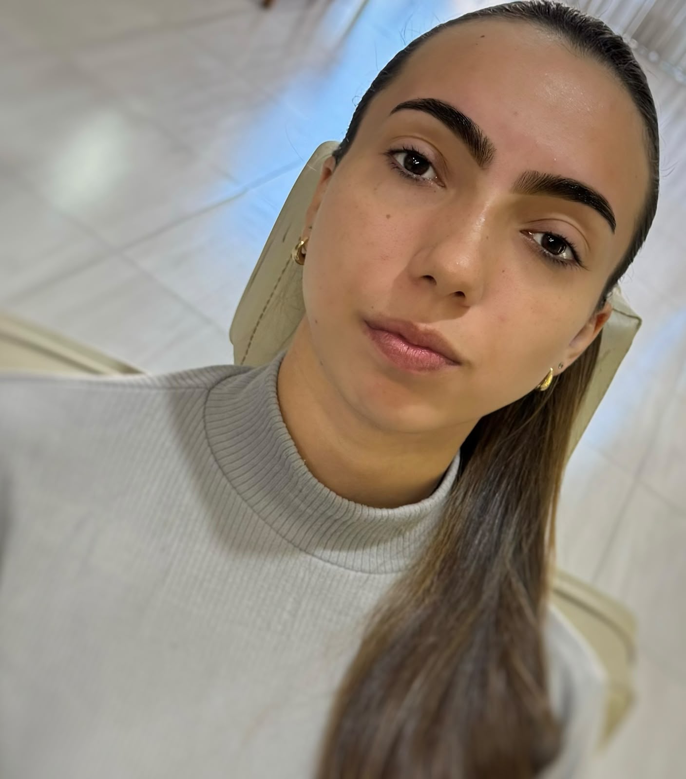 Sobrancelhas com design e definição natural