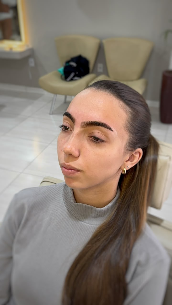 Cliente atendida no studio Lara Batista